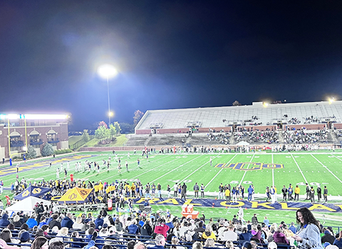 学校のフットボールの試合を観戦したとき