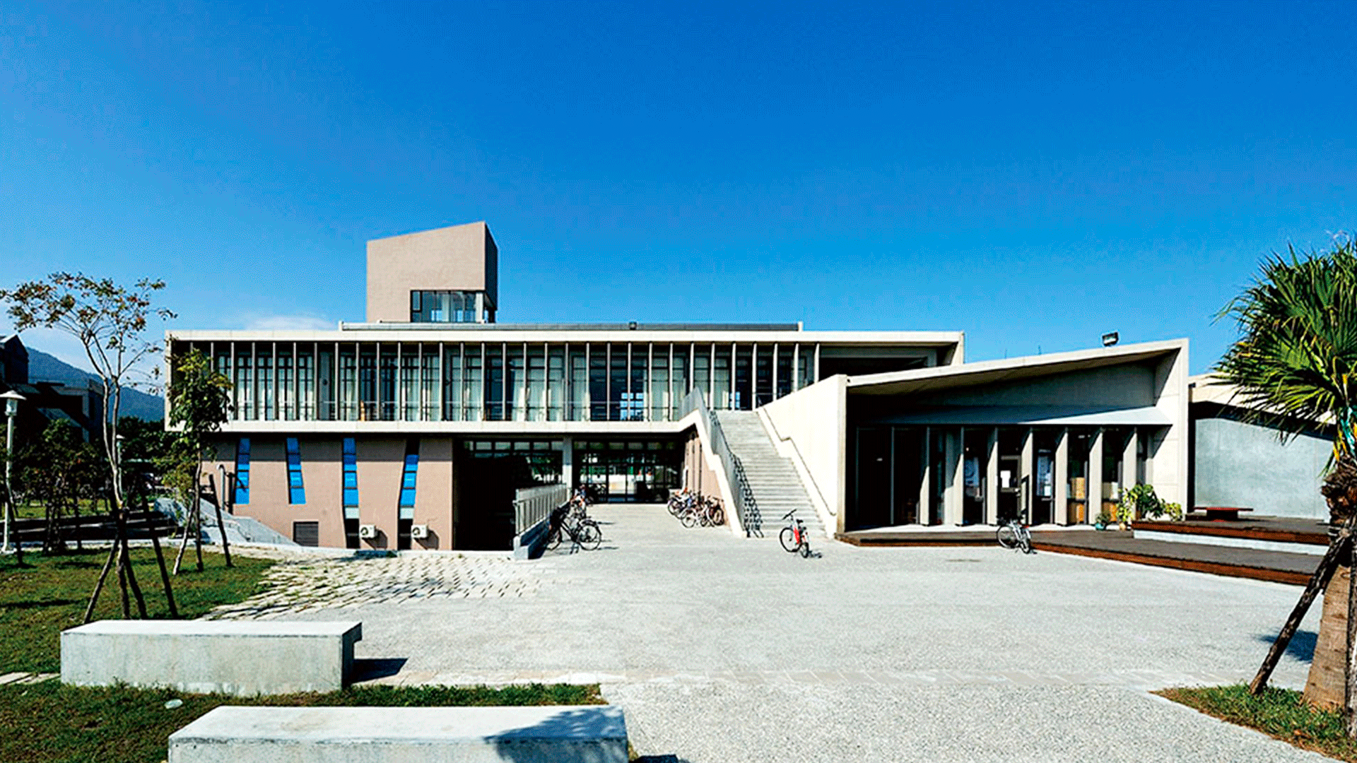 国立東華大学